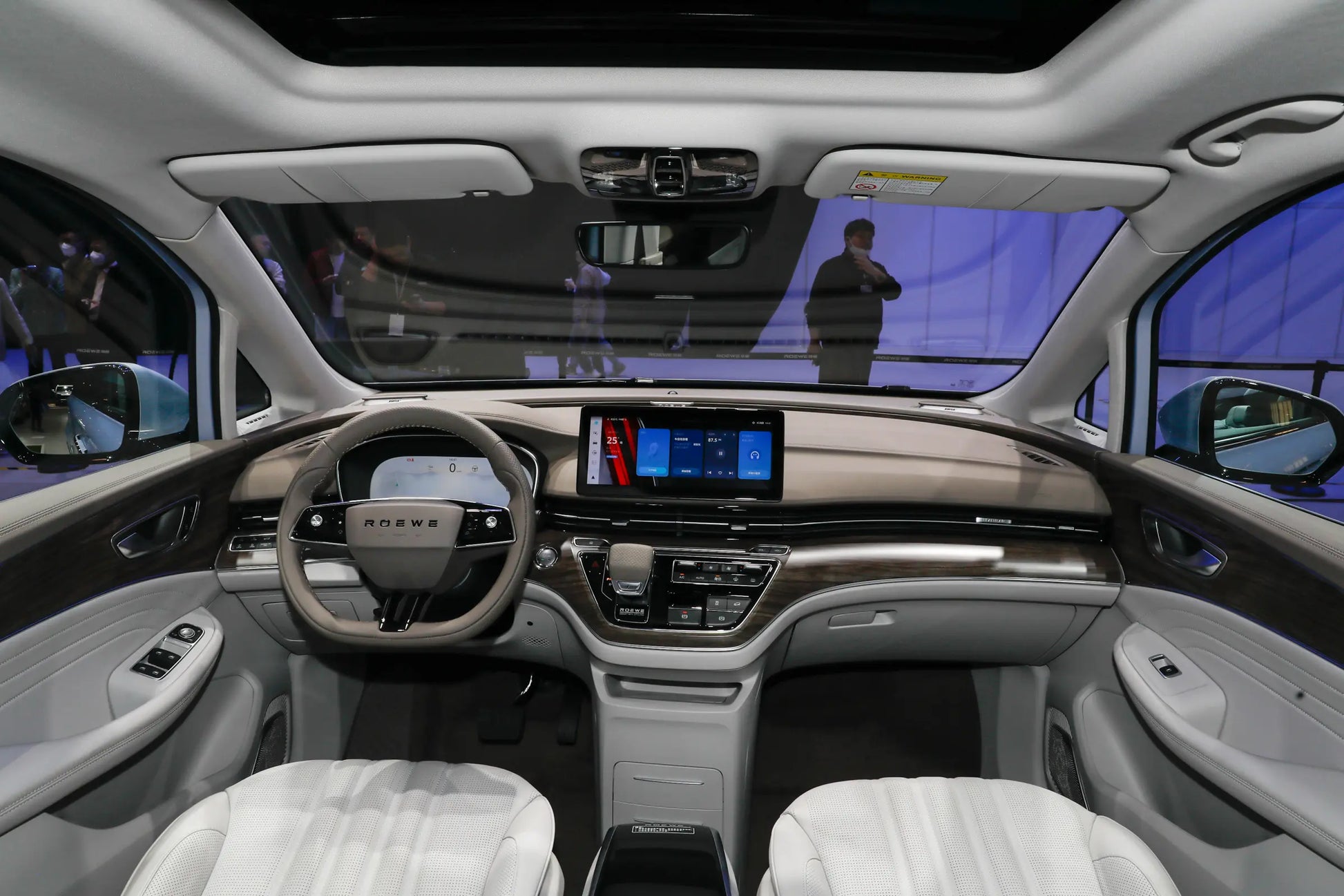 SAIC Motor Roewe iMAX8 EV