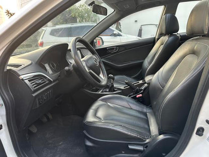 Certificated Pre-Owned Soueast Motor V5 Lingzhi 2015 1.5L Manual Comfort Edition - u22058842