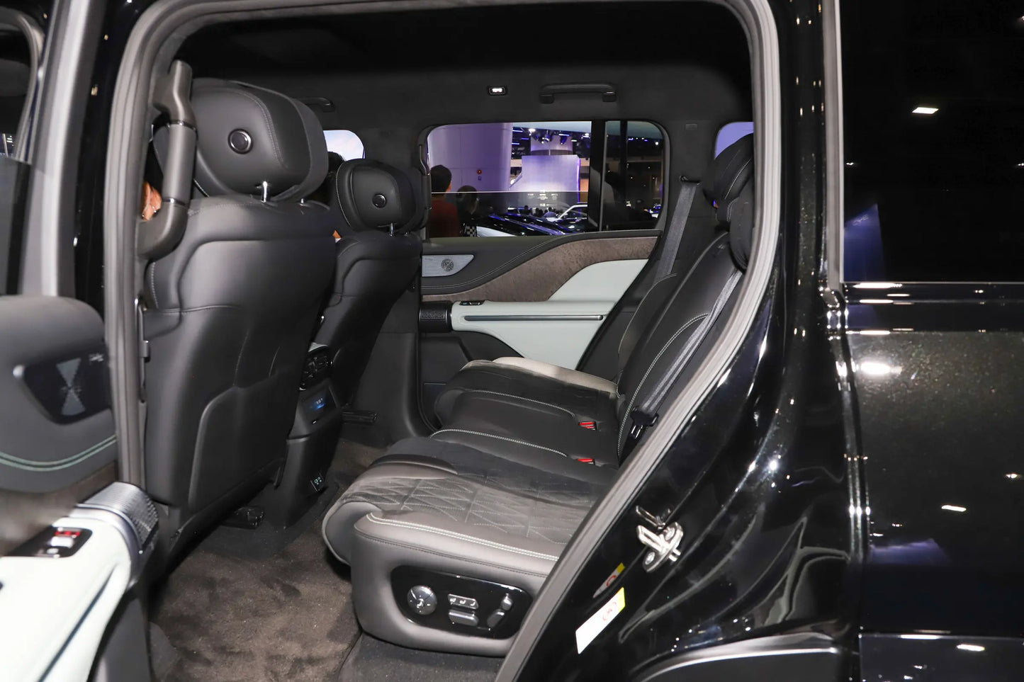 Yangwang U8-Hybrid REEV