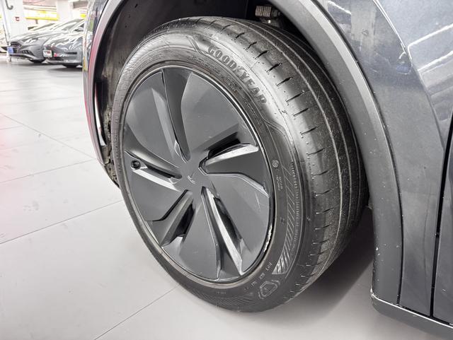 Pre-Owned Tesla Model Y 2025 Rear-Wheel Drive First Edition