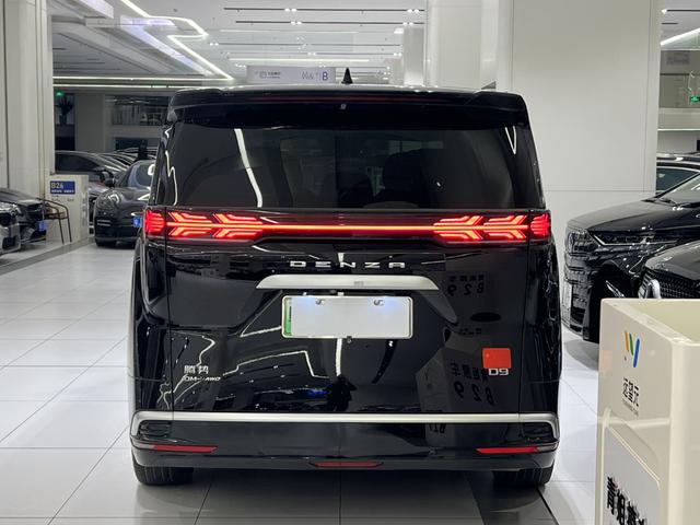 Certificated Pre-Owned Denza D9 DM 2022 970 4WD Flagship Edition -u22085300