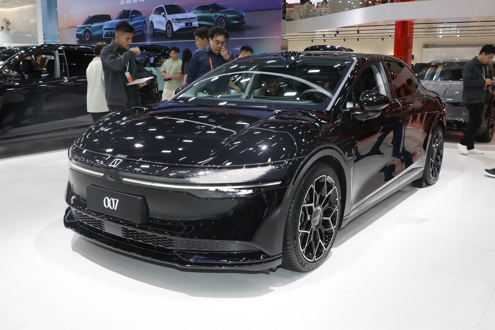 ZEEKR 007