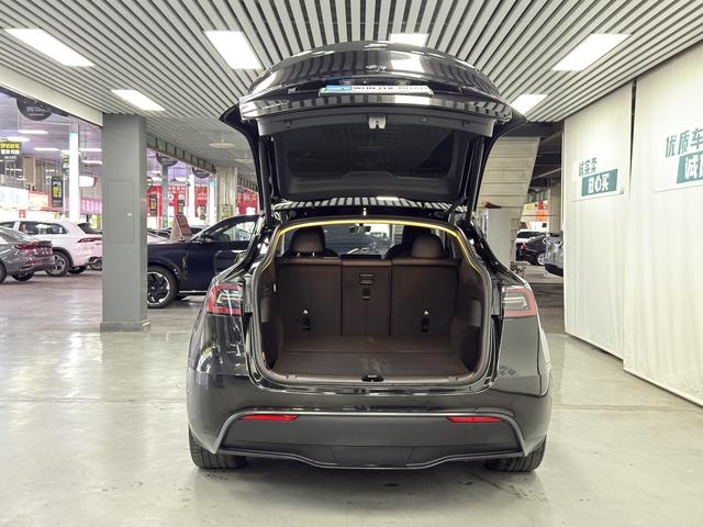 Pre-Owned Tesla Model Y 2022 Facelift Rear-Wheel Drive Version