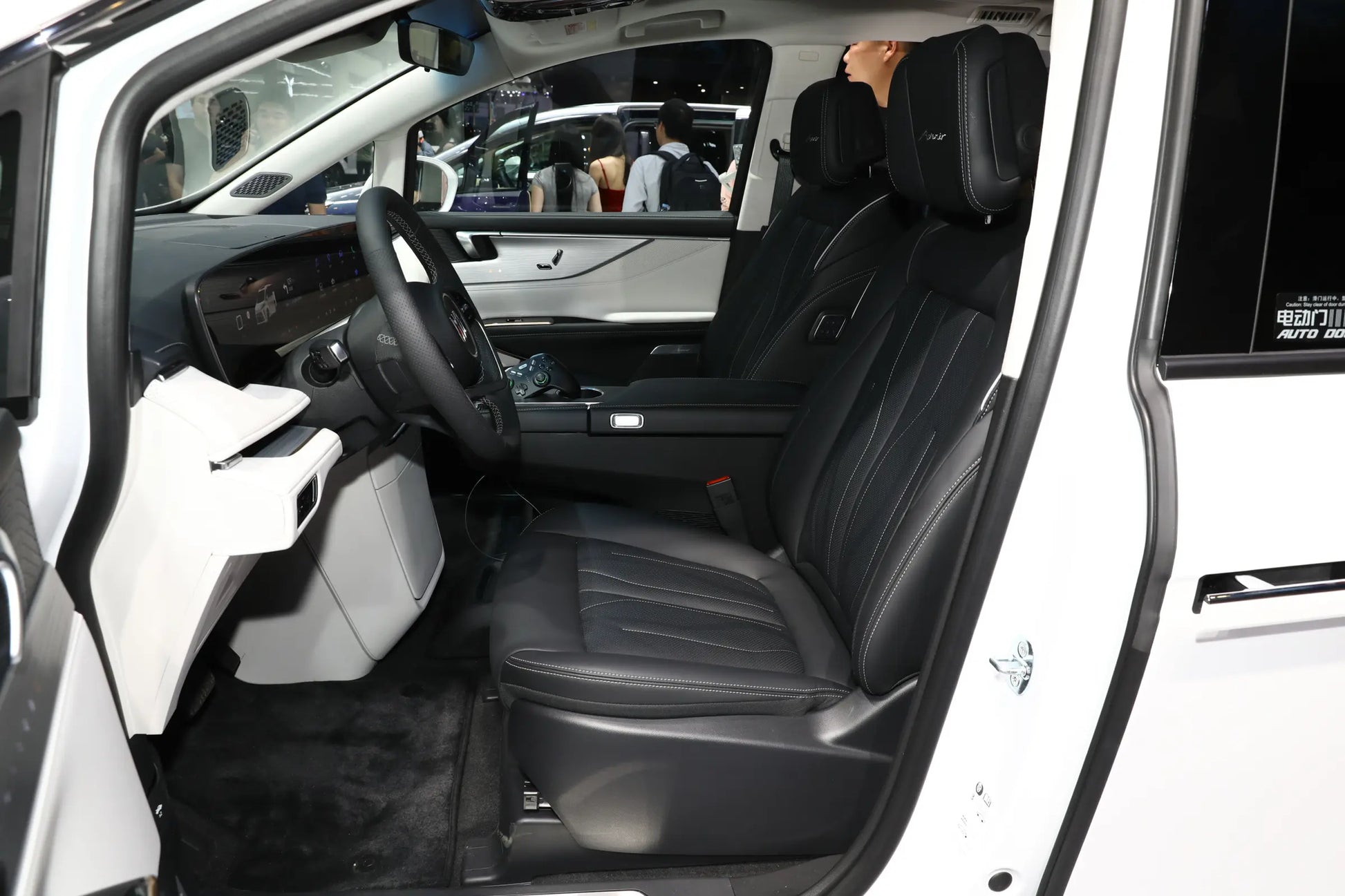 SAIC-GM Buick Buick GL8 -Hybrid PHEV