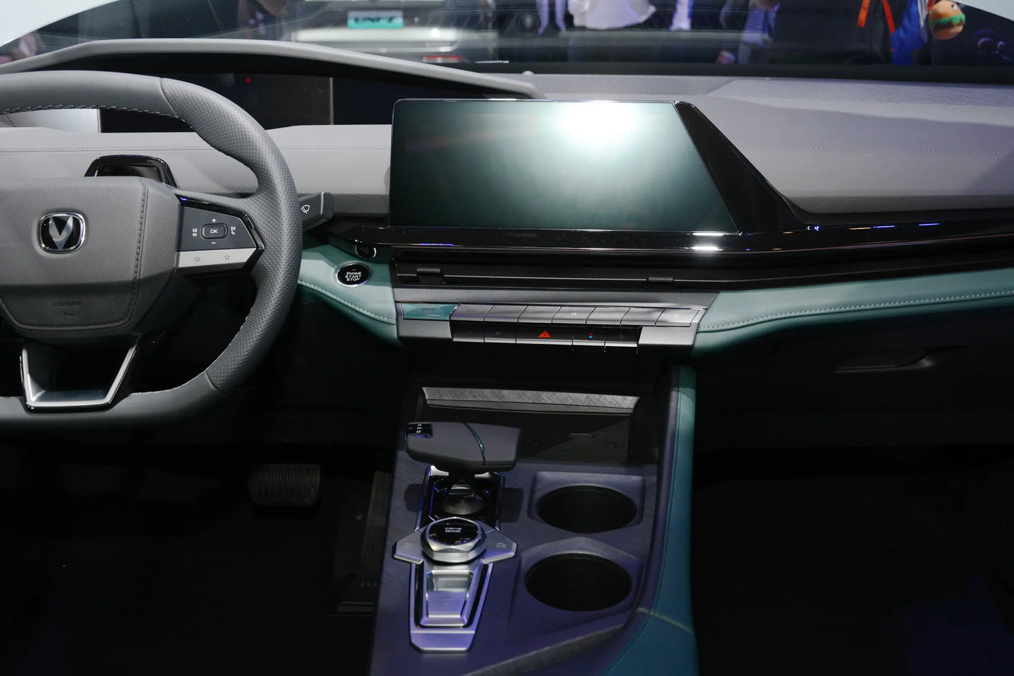 Changan UNI-V Zhidian iDD -Hybrid PHEV