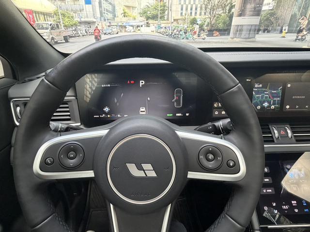 Pre-Owned Li ONE 2020 Extended - Range 6 - Seat Edition