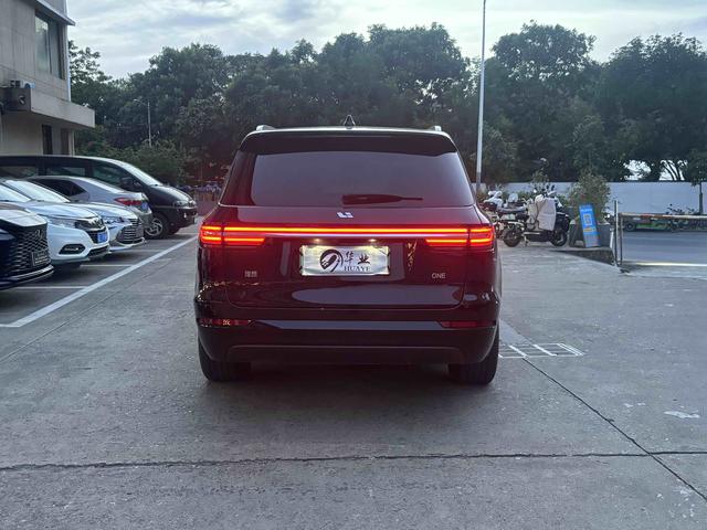 Pre - Owned Li L9 2021 Extended - Range 6 - Seat Edition